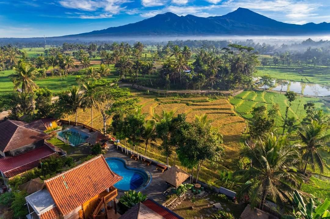 Peraja Bungalows Loyok Sangyang Exterior photo