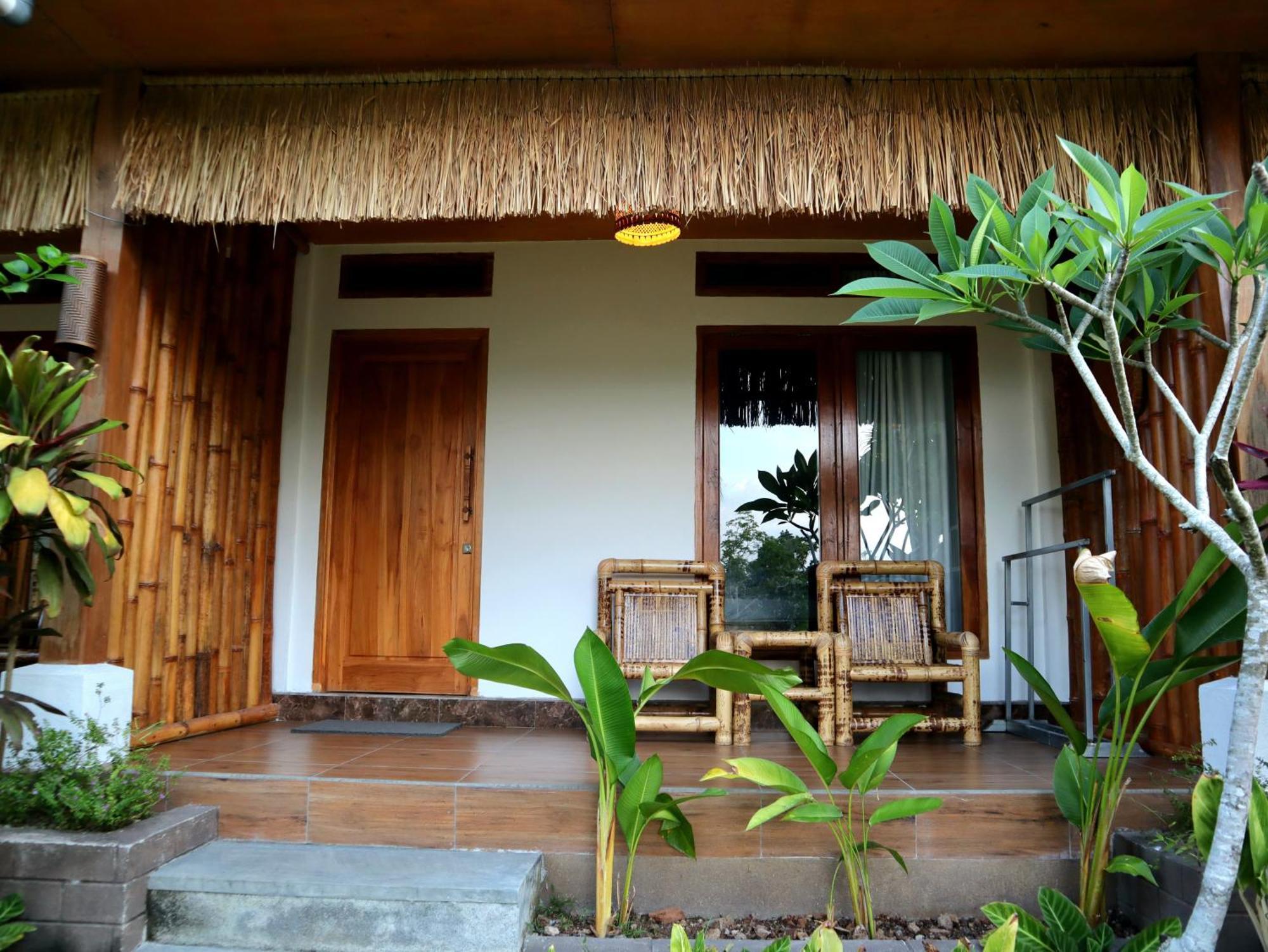 Peraja Bungalows Loyok Sangyang Room photo