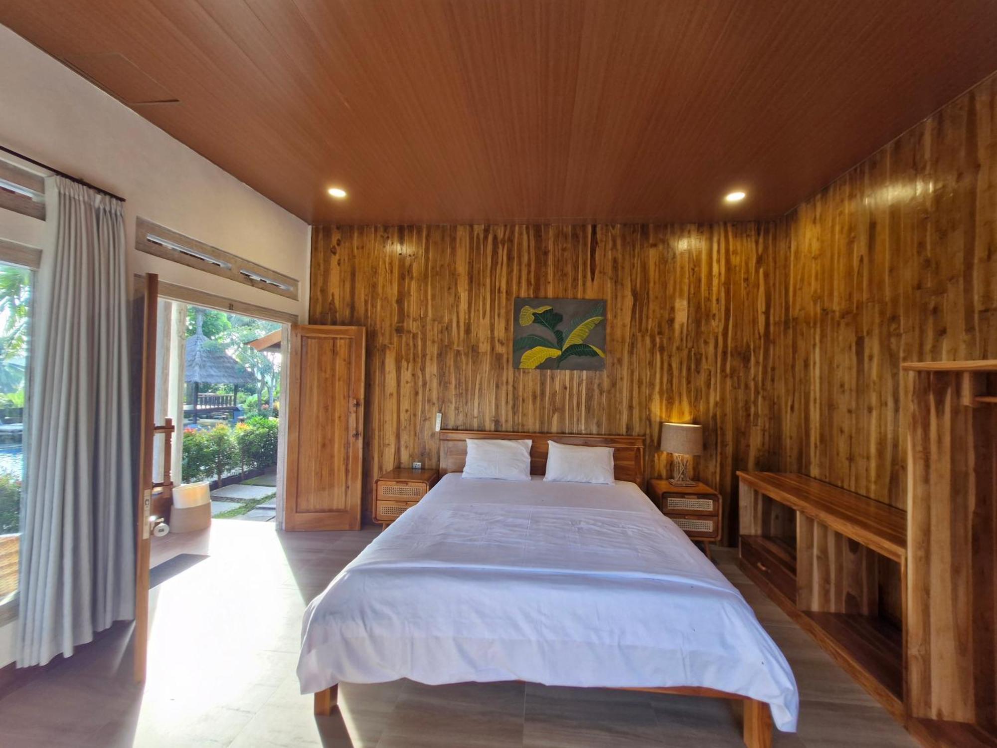 Peraja Bungalows Loyok Sangyang Room photo